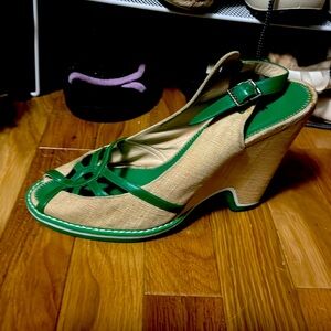 Marc Jacobs green and tan wedges